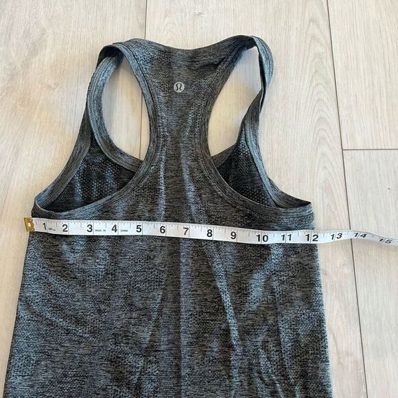 Lululemon women’s tank top size 2 - Picture 3 of 5